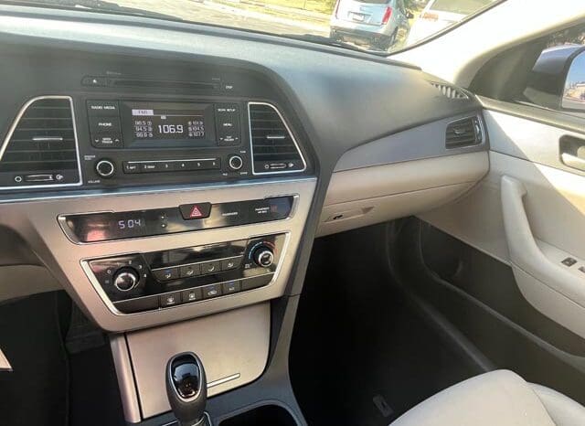 2017 Hyundai Sonata SE full