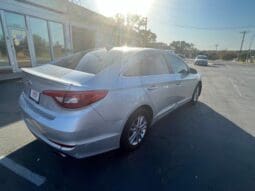 2017 Hyundai Sonata SE full