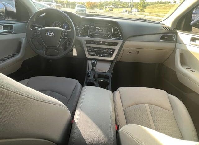 2017 Hyundai Sonata SE full