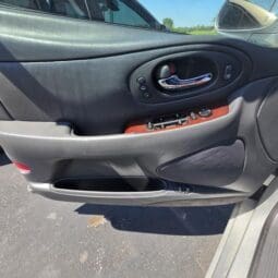 2001 Oldsmobile Aurora V6 Sedan 4D full