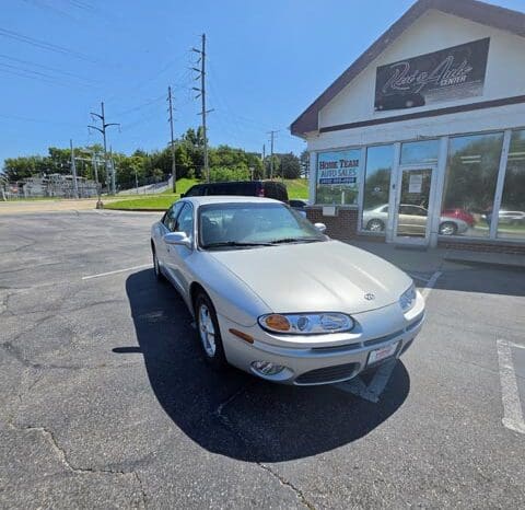 2001 Oldsmobile Aurora V6 Sedan 4D full