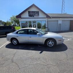 2001 Oldsmobile Aurora V6 Sedan 4D