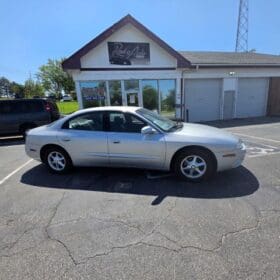 2001 Oldsmobile Aurora V6 Sedan 4D