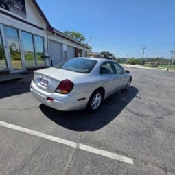 2001 Oldsmobile Aurora V6 Sedan 4D full