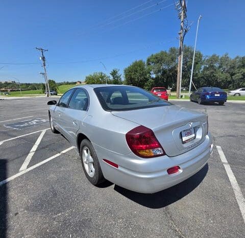 2001 Oldsmobile Aurora V6 Sedan 4D full